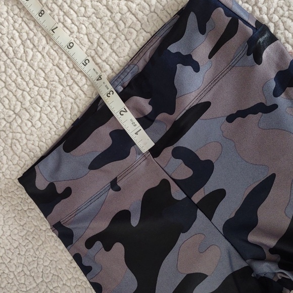 Koral Size Small Lustrous High Rise Legging Midnight Camo - Picture 10 of 15